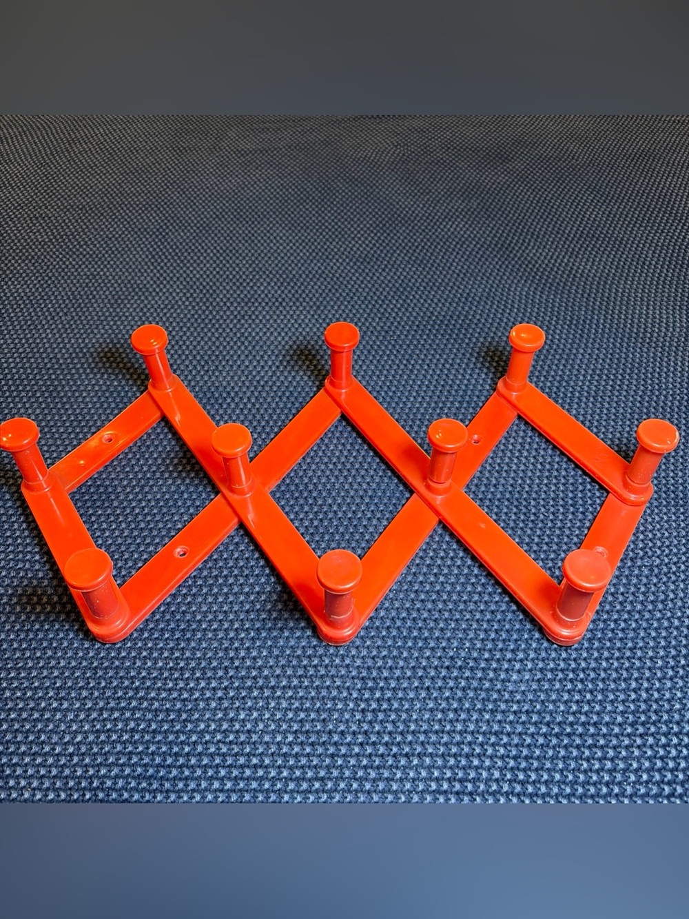 Vintage 1980 Basic Line “The Hooker” red Accordion Wall Rack Expandable 10 Peg